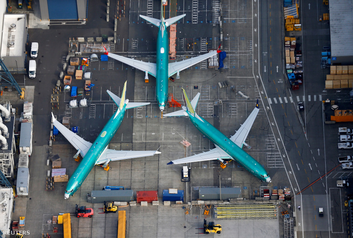 Boeing 737 MAX repülőgépek parkolnak a Boeing rentoni gyárában