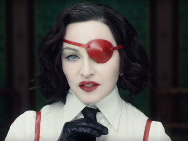 Nála 35 évvel fiatalabb férfival kavar Madonna az új klipjében