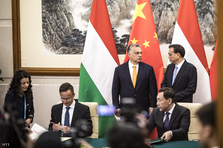 Index - Külföld - Tálib küldöttséget fogadott a kínai külügyminiszter