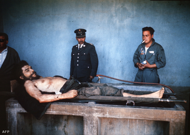 Ernesto "Che" Guevara holtteste a Valle Grande-i hullaházban