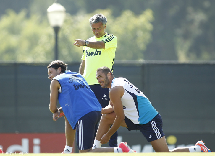 Jose Mourinho (k), Karim Benzema (j) and Mesut Özil (b)