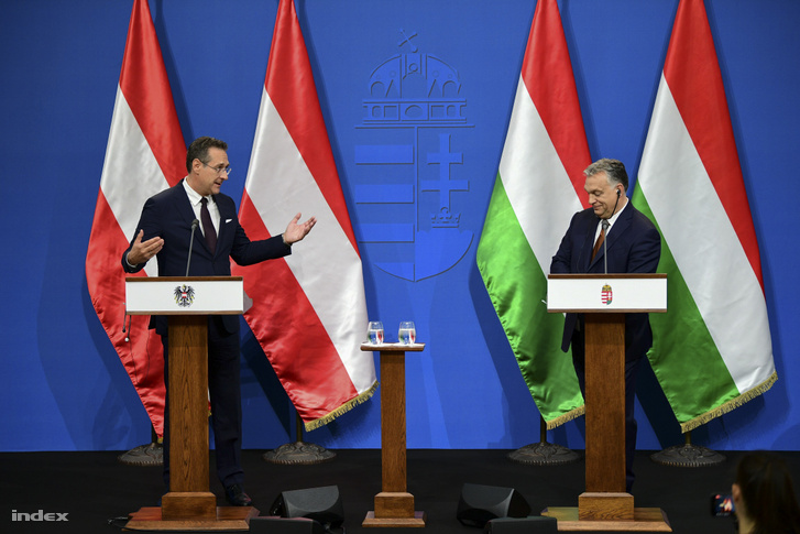 Heinz-Christian Strache (l) and Viktor Orbán (r) at their joint press conference on 6 May 2019.