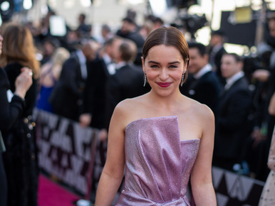Emilia Clarke is reagált a Trónok harcás bakira