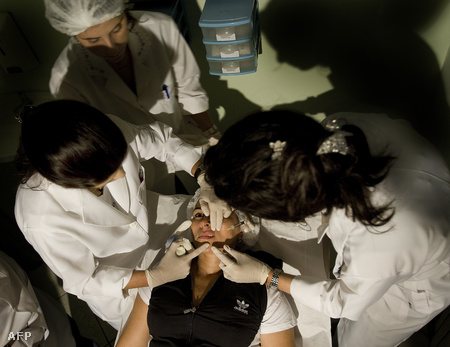 Hialuron savas beavatkozást végeznek a BrAz sebészei Rioban