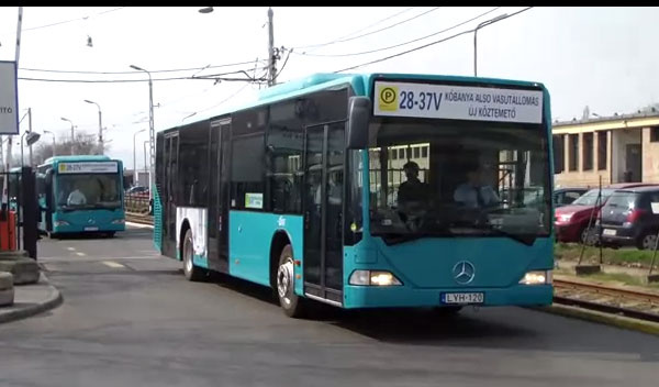 Hétfőtől a 28-es és a 37-es villamosokat pótolják a használtan vásárolt, alacsonypadlós Mercedes Citaro buszok.