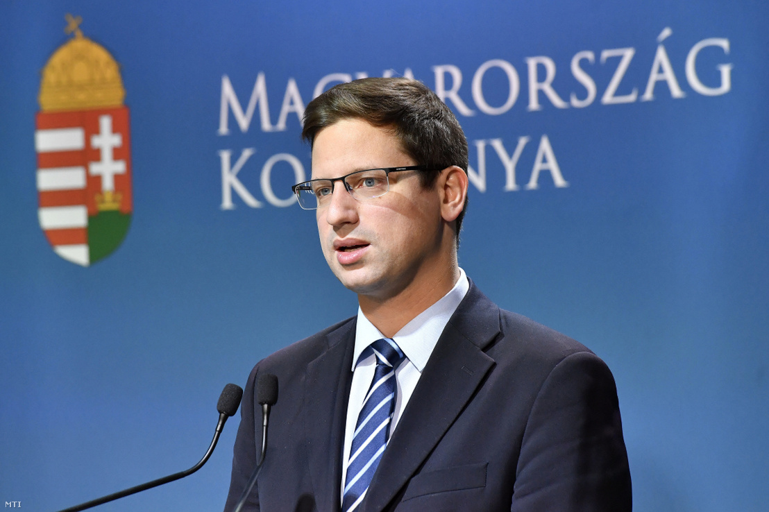 Chief of staff Gergely Gulyás at his weekly press conference on 16 May 2019.