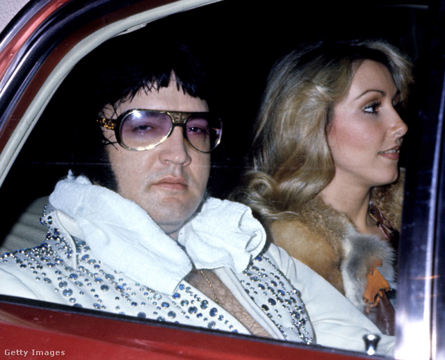 Elvis Presley barátnőjével, Linda Thompsonnal 1976 tavaszán