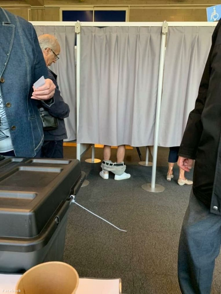 Letolt nadrággal szavaztak Antwerpenben.