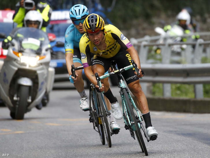 Primoz Roglic lejtmenetben a Giro d'Italia 15. szakaszán