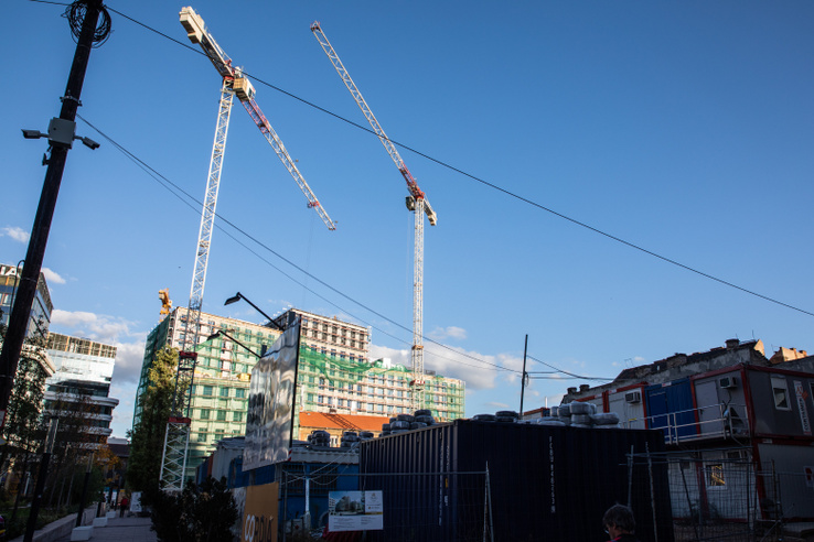 Elszakadtak a valóságtól a lakásárak, az MNB szerint eljött a&nbsp;történelmi csúcs