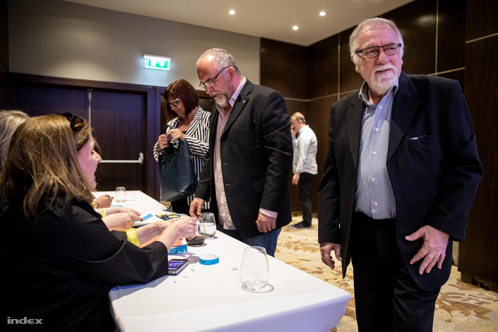 Vágó István érkezik a DK EP-választás eredményváró rendezvényére 2019. május 26-án