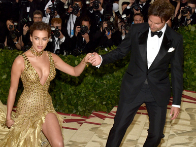 Mégis egy nő állt Irina Shaykék közé, méghozzá Bradley Cooper anyukája