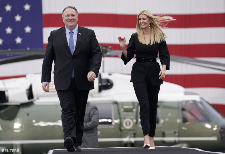Ivanka Trump és Mike Pompeo
