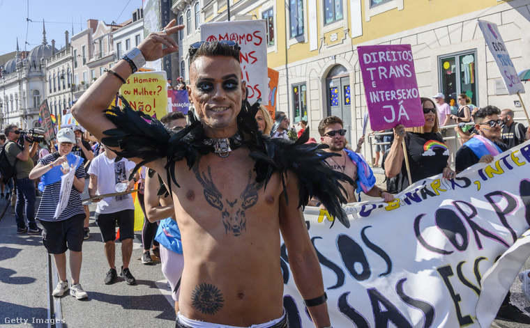 Ez a fekete angyal már Lisszabonból köszönti önt, Portugália pride-járól!