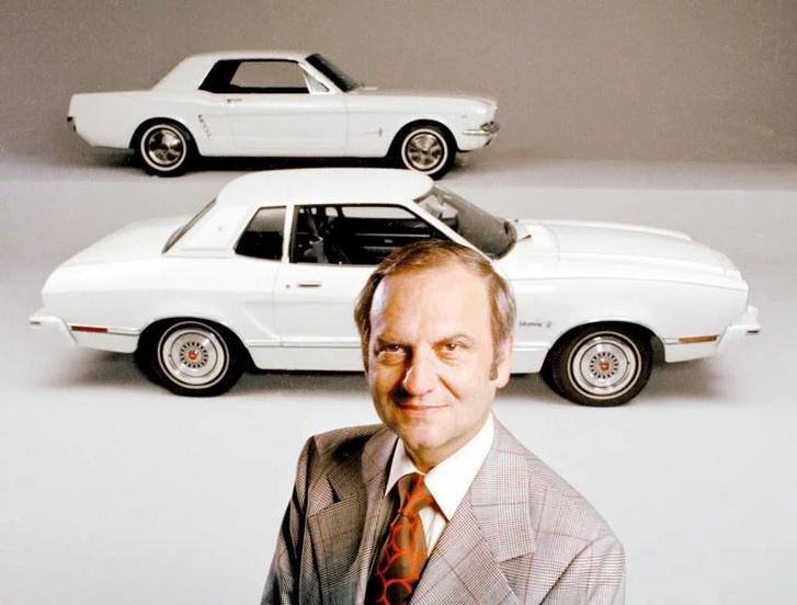 A Ford elnöke Lee Iacocca rendelte meg a kisebb, üzemanyag takarékos Ford Mustangot 1974-ben a Ford Maverick alapján, de végül a Pinto alapjaira épült.