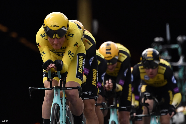 A Jumbo-Visma a Tour de France második szakaszán.