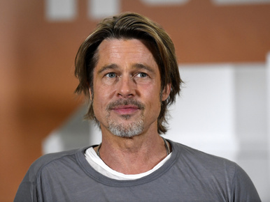 Brad Pitt csúnyán széttrollkodta Margot Robbie fotózását