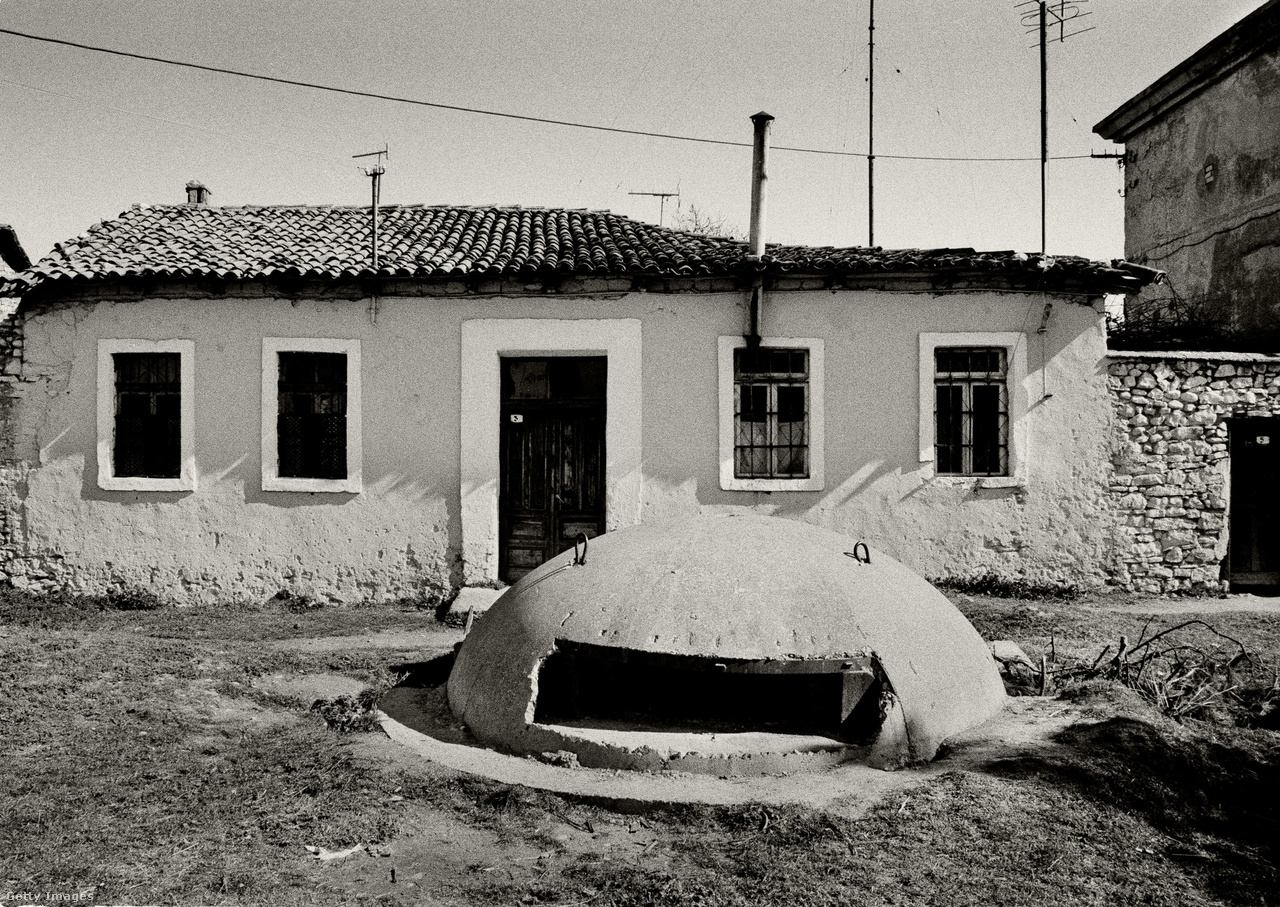 QZ típusú bunker Korça városában 1990 körül ( / Getty Images Hungary)