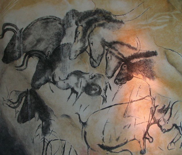1015px-Chauvet cave, paintings