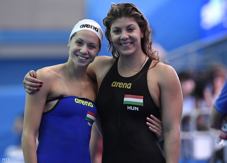 Kapás Boglárka (b) és Szilágyi Liliána a női 200 méteres pillangóúszás előfutama után a 18. vizes világbajnokságon a dél-koreai Kvangdzsuban 2019. július 24-én.