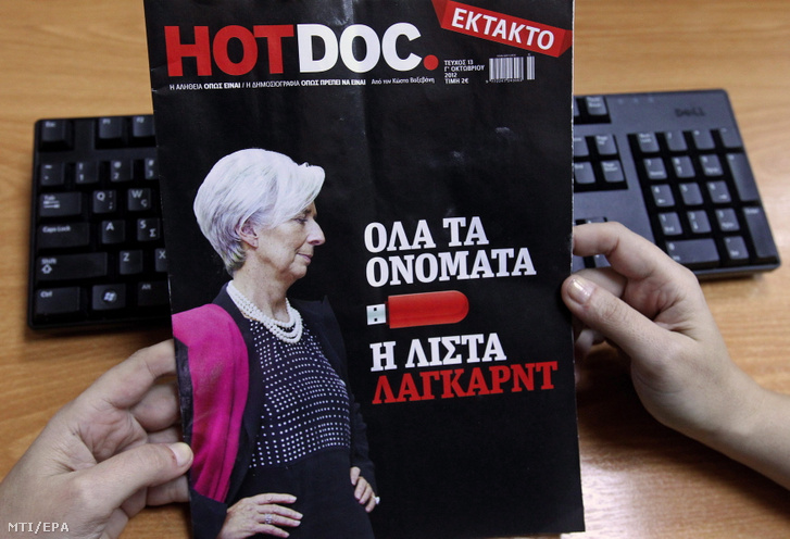 A Hot Doc magazin 2012. október 13-i kiadása Athénban 2012. október 29-én Christine Lagarde-dal, a Nemzetközi Valutaalap, az IMF vezérigazgatójával a címlapon. A lap közzétette az úgynevezett Lagarde-listát, amin több mint 2000 tehetős görög állampolgár neve szerepel, akik feltehetően adócsalás céljából mintegy másfél milliárd eurót helyeztek el a svájci HSBC bankban. A lista azért viseli Lagarde nevét, mert annak idején francia pénzügyminiszterként ő adta át a névsort a görög hatóságoknak. A lap főszerkesztője ellen letartóztatási parancsot adtak ki a személyiségi jogok megsértése miatt.
