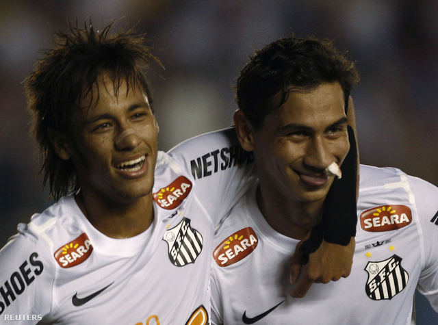 Neymar és Ganso örülnek az eredménynek