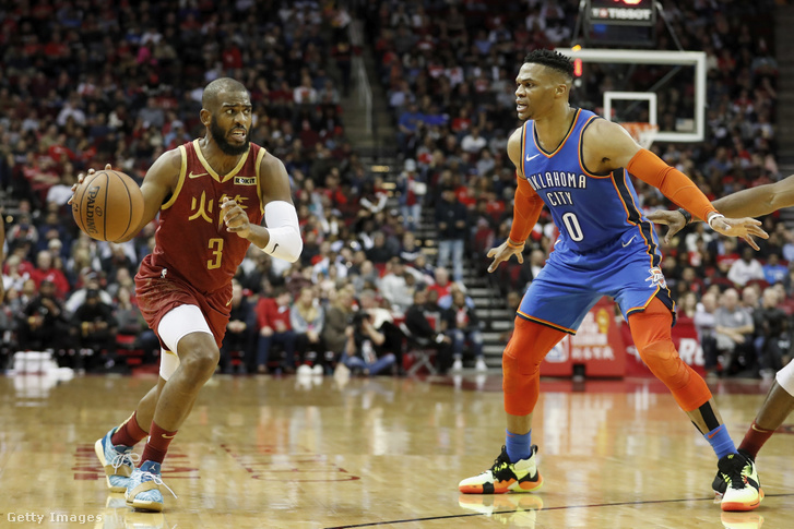 Chris Paul, a Houston Rockets és Russell Westbrook, az Oklahoma City Thunder játékosa (2019)