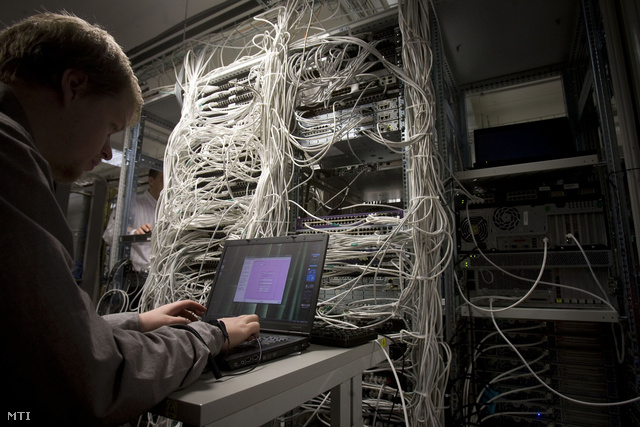 Az Ericsson Magyarország hálózati hardver és szoftver fejlesztő és tesztelő laboratóriumában