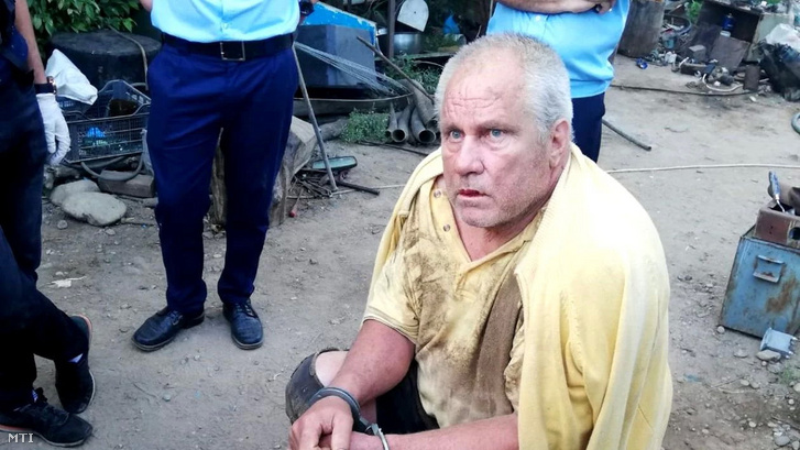 A román rendőrség által közreadott képen George Dinca a gyanúsított román férfi a tetthelyen 2019. július 26-án.