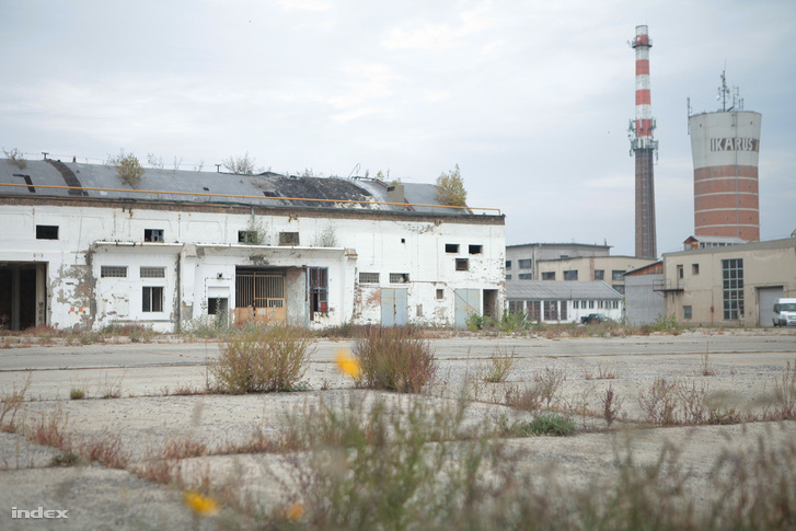 Az egykori budapesti Ikarus-gyár egyik még meglévő csarnoka Mátyásföldön (Az egykori gyárról készült nagyképes cikkünkért kattintson a fotóra!)