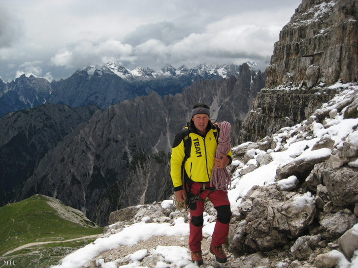 Török Zsolt a svájci Matterhorn csúcsának megmászása közben 2013-ban