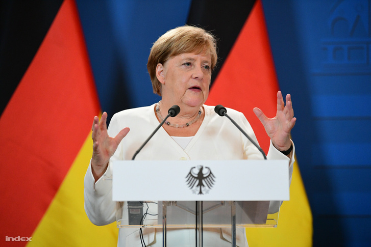 Angela Merkel, német kancellár és a magyar miniszterelnök közös sajtótájékoztatóján beszél a soproni Városháza dísztermében 2019. augusztus 19-én