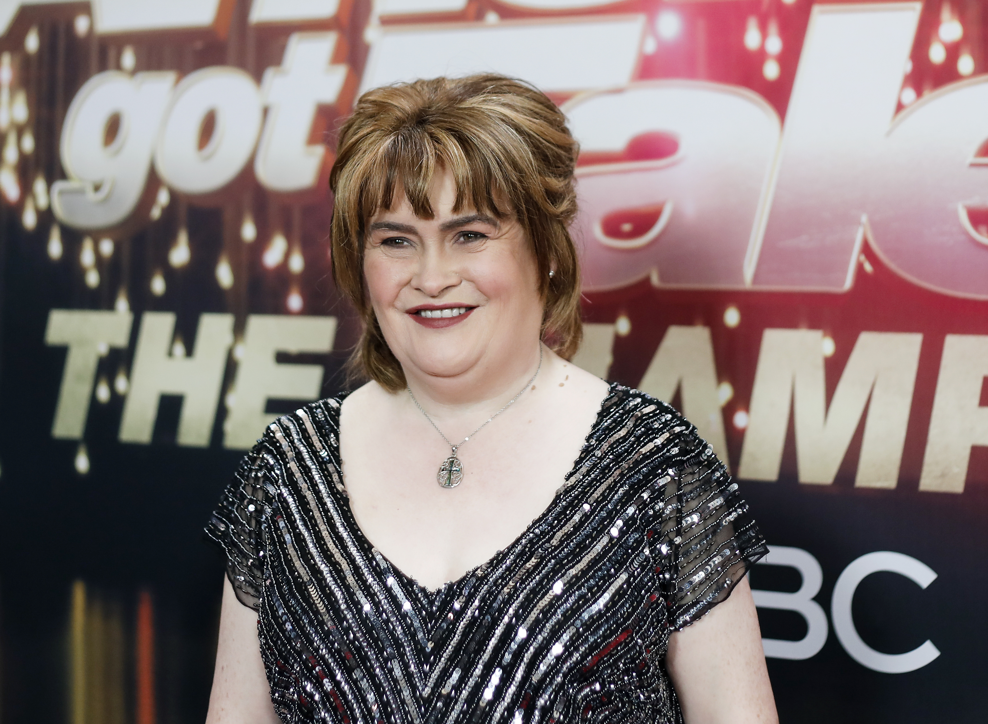 Сьюзен бойл. Сьюзан Бойл. Сьюзан Бойл (Susan Boyle). Сьюзан Бойл сейчас 2020. Susan Boyle сейчас.