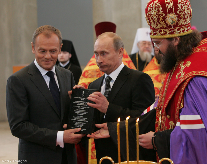Vlagyimir Putyin a katyni mészárlás 70 évfordulóján rendezett megemlékezésen 2010-ben.