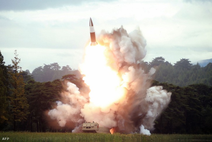 Észak-Korea 2019. augusztus 16-i rakétakilövéséről közreadott kép a KCNA ügynökség által
