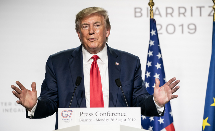 Donald Trump Franciaországban a G7 csúcstalálkozón 2019. augusztus 26-án.