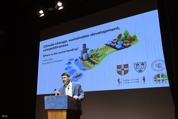 Hungarian President János Áder talking about climate change to representatives of alumni organisations of Hungarian universities in Budapest on 12 June 2019.