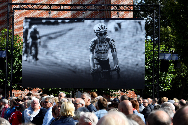 Bjorg Lambrecht temetésén fekete-fehér fotókon mutatták be a kerékpáros karrrierjét