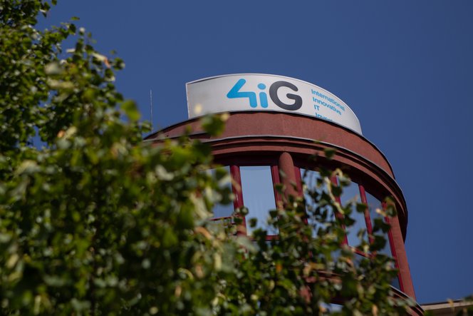 Meredeken zuhanni kezdtek a 4iG részvényei Magyar Péter mondatai után