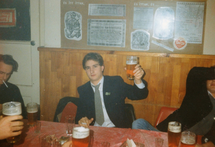 A szerző 1992-ben a Szamárdelelő csárdában