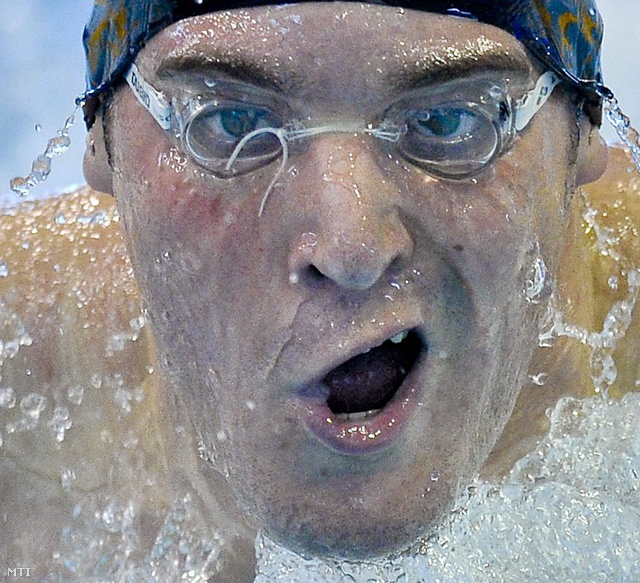 Biczó úszik a férfi 200 méteres pillangóúszás előfutamában a 31. úszó Európa-bajnokságon