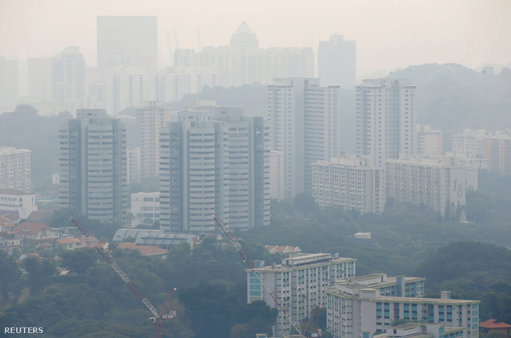 Erős légszennyezettség Szingapúrban 2019. szeptember 13-án.