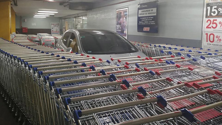 shopping-carts-car