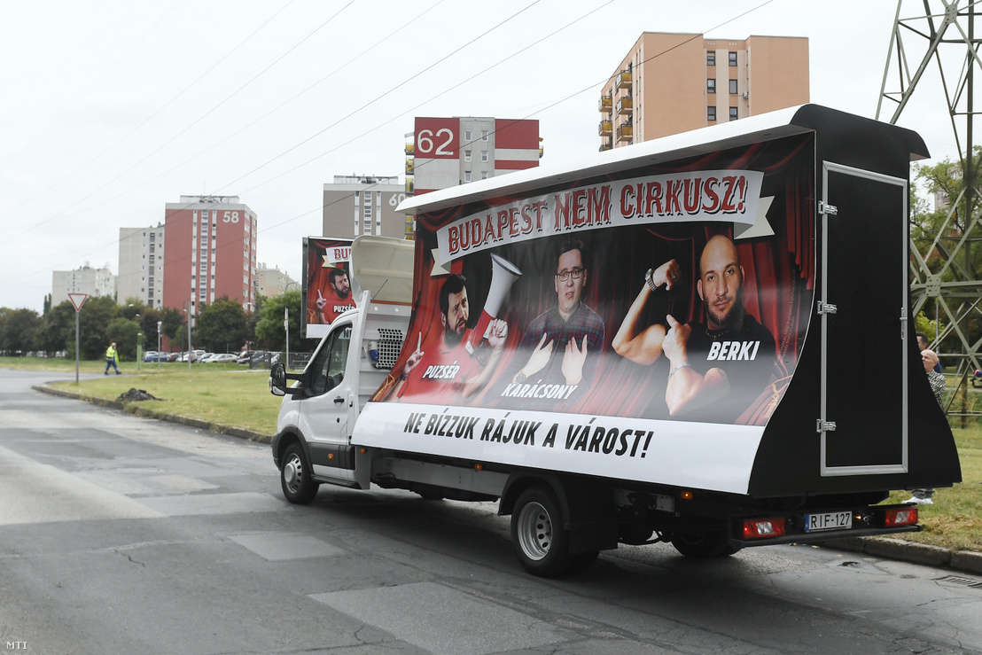 A Fidelitas kampányplakátján: Karácsony Gergely, Puzsér Róbert és Berki Krisztián főpolgármester-jelöltek