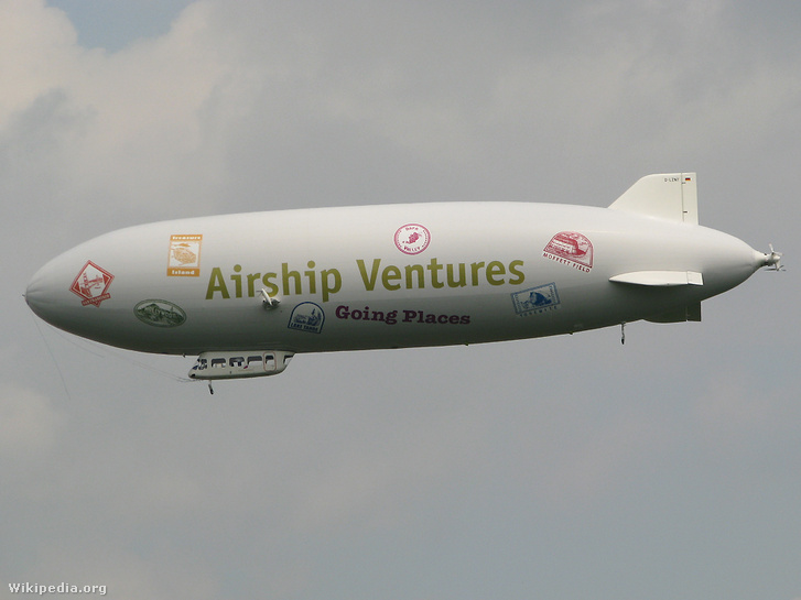 Zeppelin kivitelű, modern léghajó