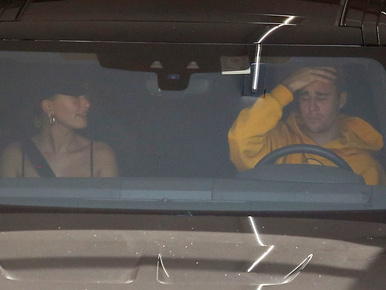 Justin Bieber megint besértődött a menyasszonyára