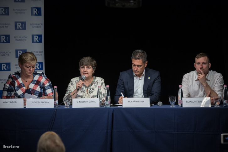 Németh Angéla, V. Naszály Márta, Horváth Csaba és Soproni Tamás az előadáson