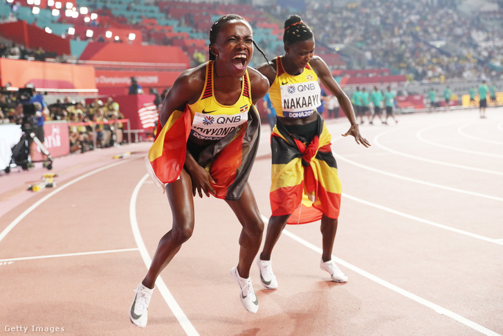 Az ugandai Naakayi borította a papírformát női 800 méteren, utána tánccal ünnepelt.