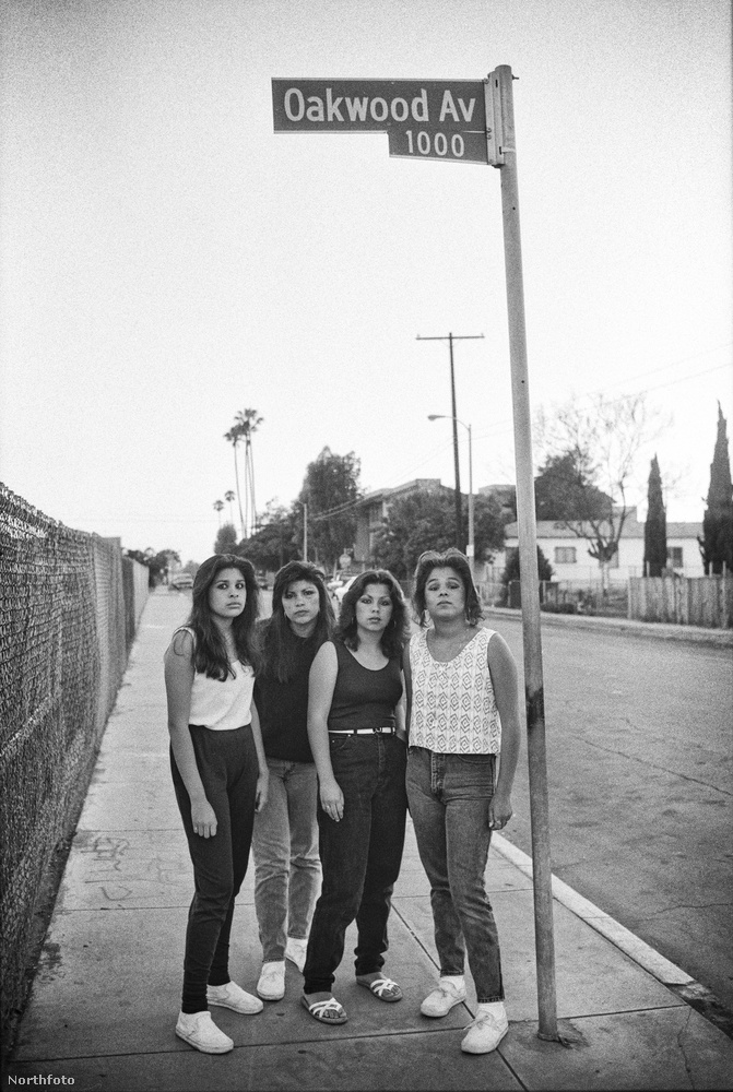 Ők pedig a V13 bandához csapódott lányok voltak, ez a fotó is 1988-as.