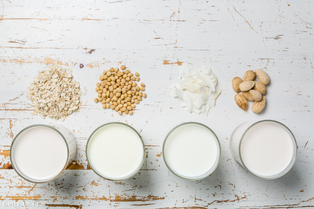 Variációk növényi tejre
